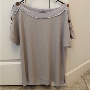 NWOT Blu Heaven Gray Top with Button Sleeves, M